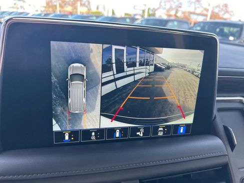 Used 2022 Chevrolet Tahoe Z71 w/ Luxury Package image 48