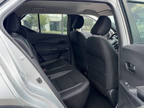 Used 2020 Nissan Kicks S FWD image 21