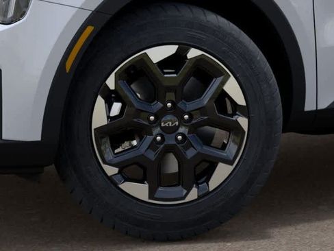 Used 2025 Kia Sorento S FWD image 9