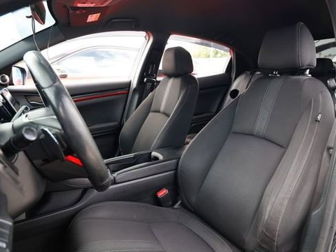 Used 2018 Honda Civic Sport image 9