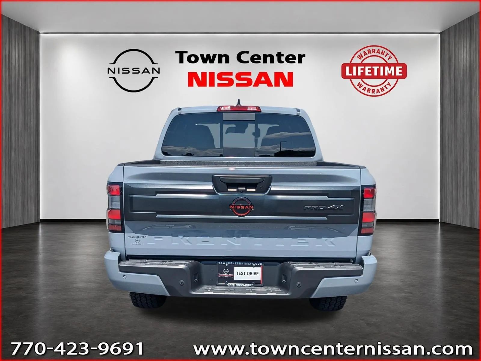 Certified 2025 Nissan Frontier PRO-4X AWD/4WD image 6