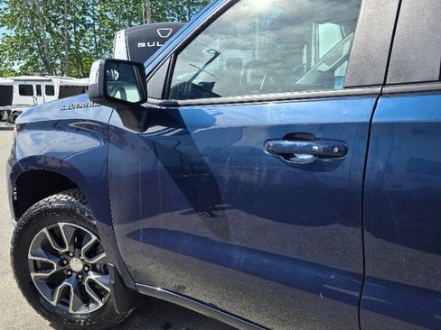 Used 2023 Chevrolet Silverado 1500 LT AWD/4WD image 9