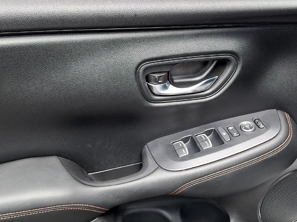Used 2023 Honda HR-V Sport image 12