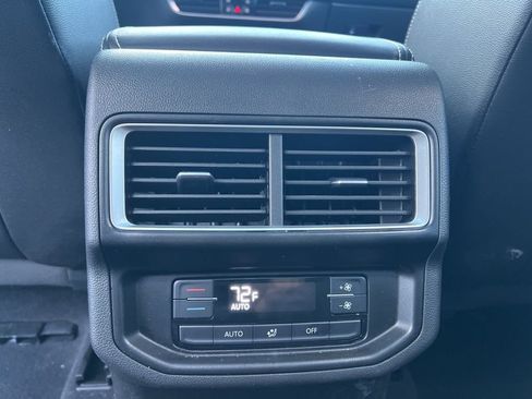 Used 2024 Volkswagen Atlas SE image 28