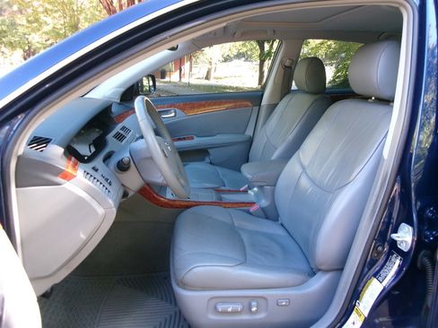 Used 2006 Toyota Avalon Limited image 9