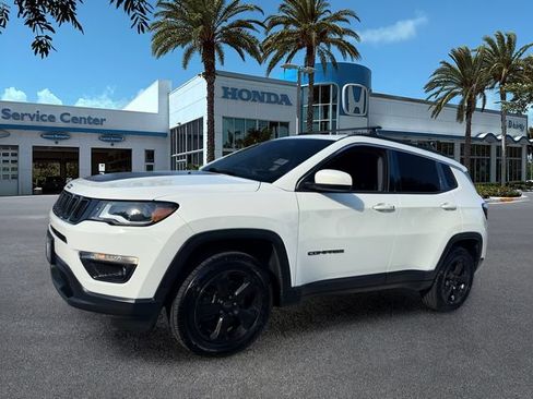 Used 2018 Jeep Compass Latitude w/ Popular Equipment Group AWD/4WD image 4