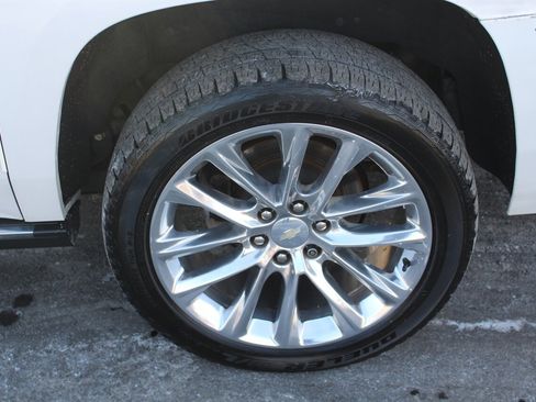 Used 2019 Chevrolet Suburban Premier w/ Premier Plus Edition image 32