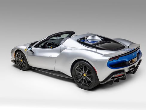 Used 2023 Ferrari 296 GTS image 15