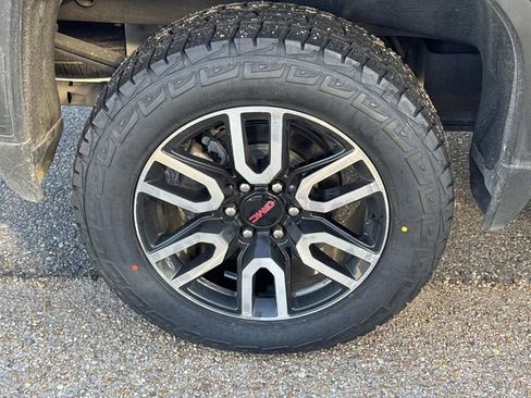 Used 2023 GMC Sierra 1500 AT4 w/ AT4 Premium Package image 5