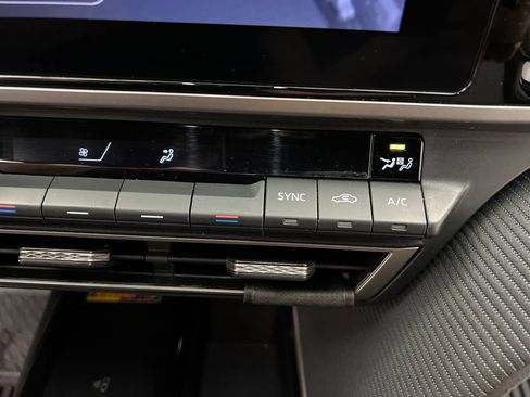 Used 2025 Toyota Camry SE image 45