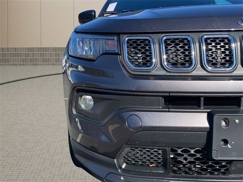 Used 2024 Jeep Compass Latitude image 10