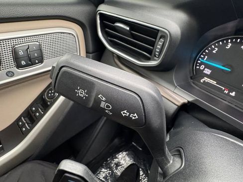 Used 2021 Ford Explorer Limited w/ Equipment Group 301A image 25