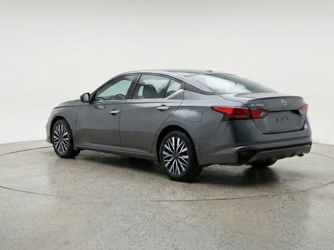 Used 2025 Nissan Altima 2.5 SV image 6