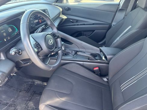 Used 2025 Hyundai Elantra Sport image 22