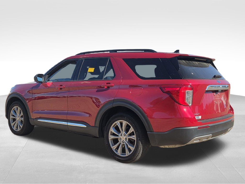 Used 2022 Ford Explorer XLT w/ Equipment Group 202A AWD/4WD image 8