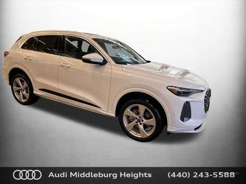 Used 2025 Audi Q5 Premium Plus w/ Premium Plus AWD/4WD image 1