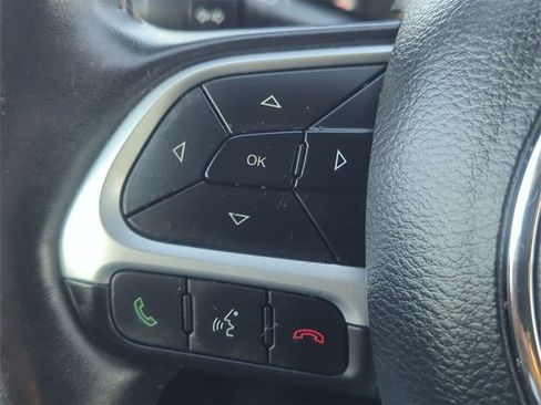 Used 2018 Jeep Compass Limited image 15