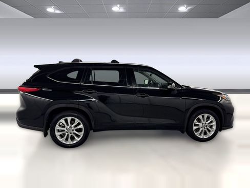 Used 2022 Toyota Highlander Limited AWD/4WD image 7