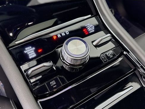 New 2025 Jeep Grand Cherokee Overland image 17