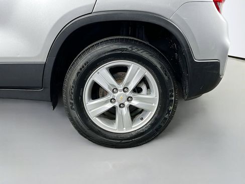 Used 2022 Chevrolet Trax LT w/ Driver Confidence Package AWD/4WD image 28