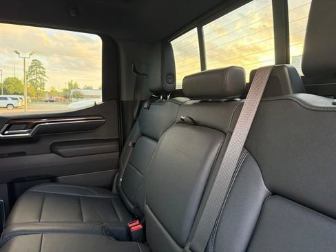 Used 2023 Chevrolet Silverado 1500 RST AWD/4WD image 9