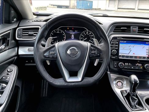Used 2018 Nissan Maxima SR FWD image 8
