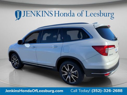 Used 2021 Honda Pilot Touring image 6