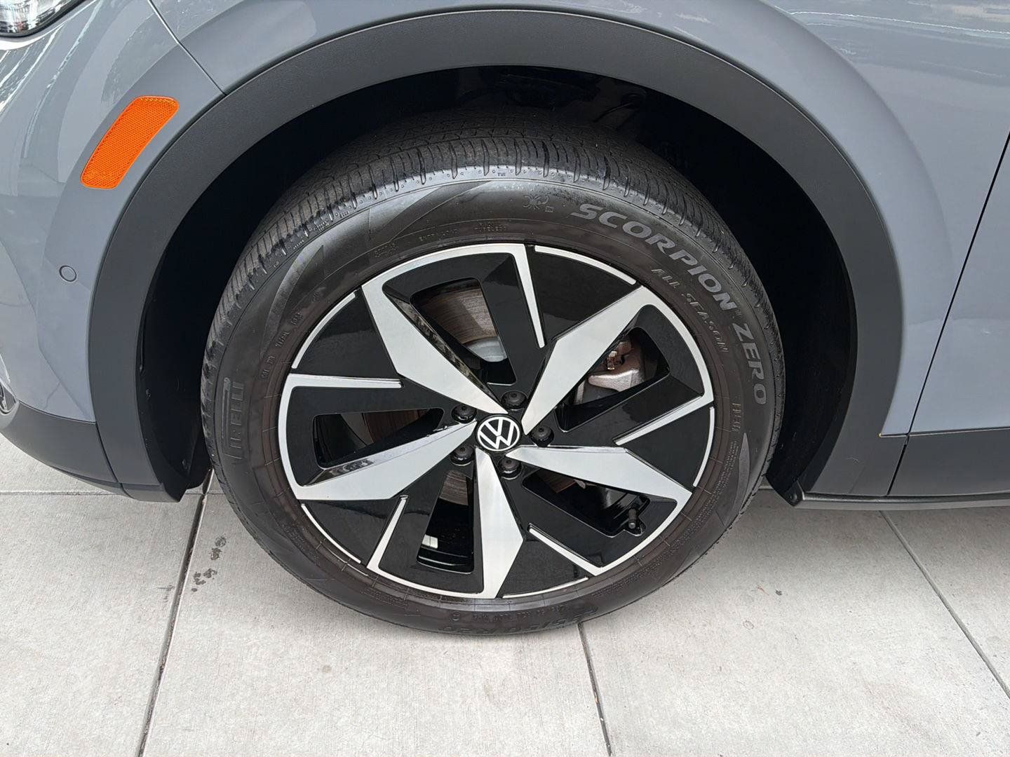 Used 2023 Volkswagen ID.4 Pro S AWD/4WD image 9