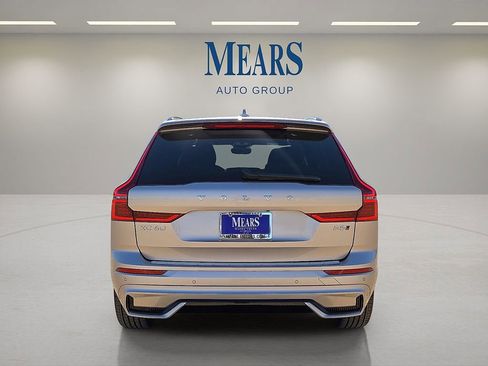 New 2026 Volvo XC60 B5 Plus w/ Protection Package Premier AWD/4WD image 4