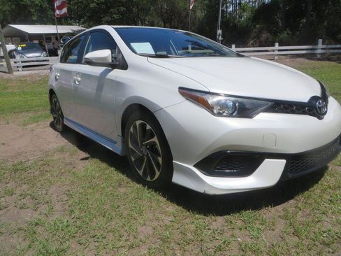 Used 2017 Toyota Corolla iM FWD image 4
