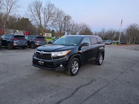Used 2014 Toyota Highlander XLE AWD/4WD image 4