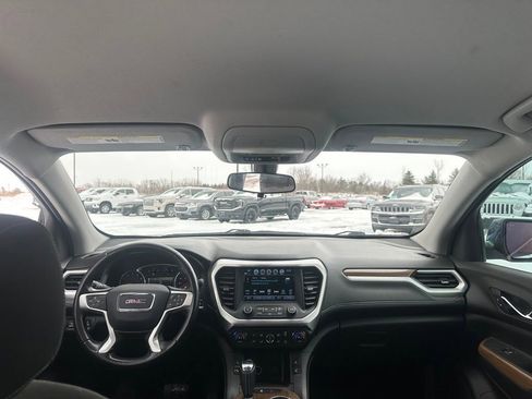 Used 2019 GMC Acadia SLE image 27