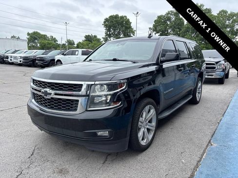 Used 2017 Chevrolet Suburban LT AWD/4WD image 4
