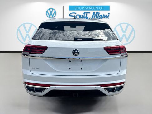 Certified 2021 Volkswagen Atlas Cross Sport SE w/ Panoramic Sunroof Package FWD image 6