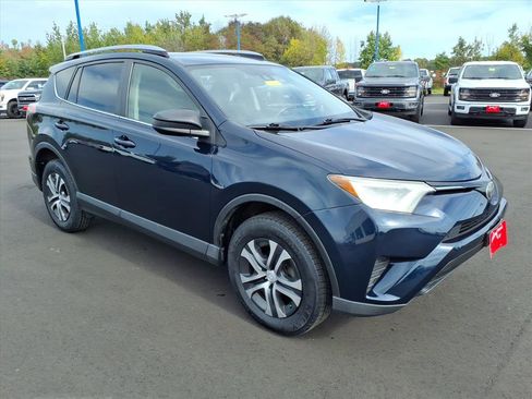 Used 2017 Toyota RAV4 LE image 8