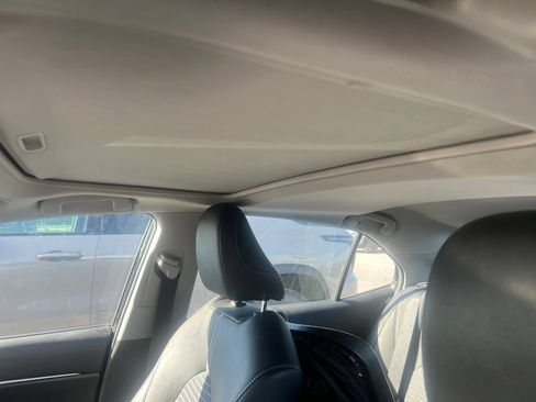 Used 2018 Toyota Camry SE w/ Moonroof Package FWD image 4