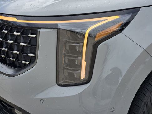 New 2026 Kia Carnival SX Prestige FWD image 7
