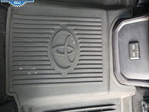 Used 2022 Toyota Highlander XLE image 21