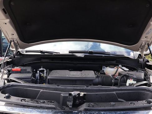 Used 2024 GMC Yukon SLT w/ SLT Luxury Package image 20