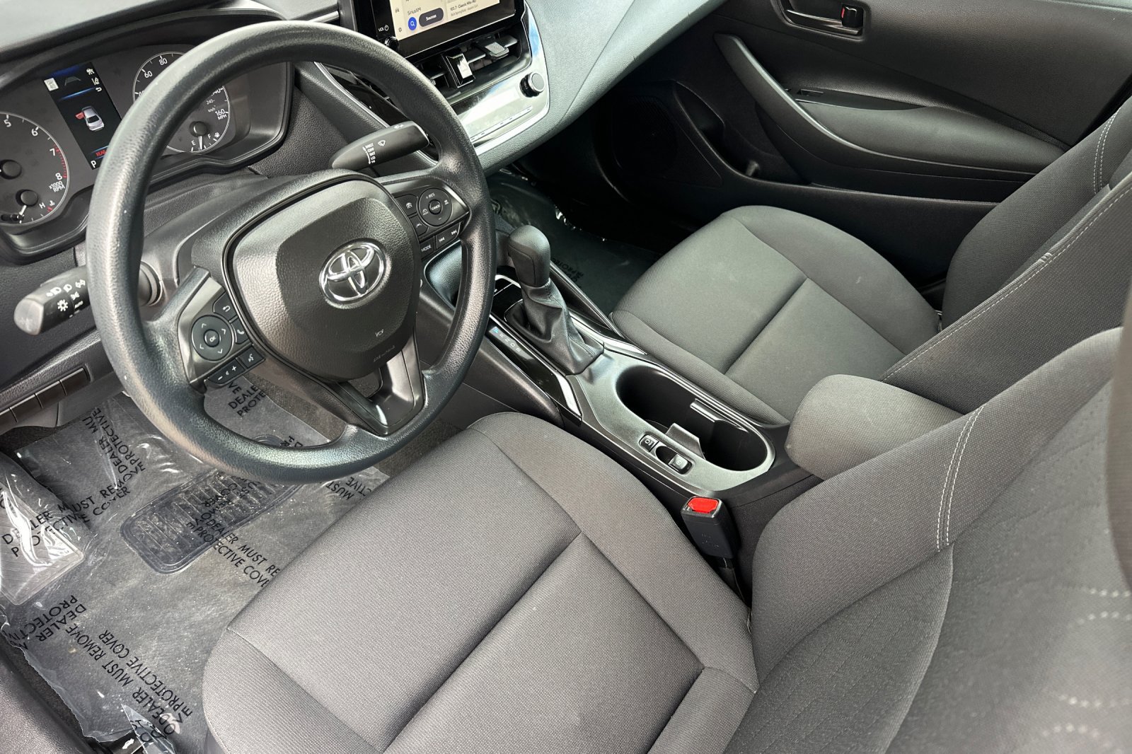Used 2025 Toyota Corolla LE FWD image 10