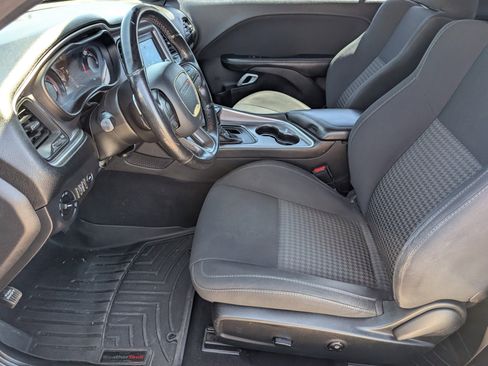 Used 2019 Dodge Challenger R/T w/ Driver Convenience Group image 6