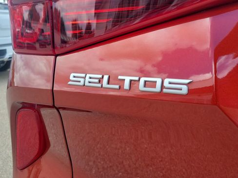 Used 2023 Kia Seltos S FWD image 7