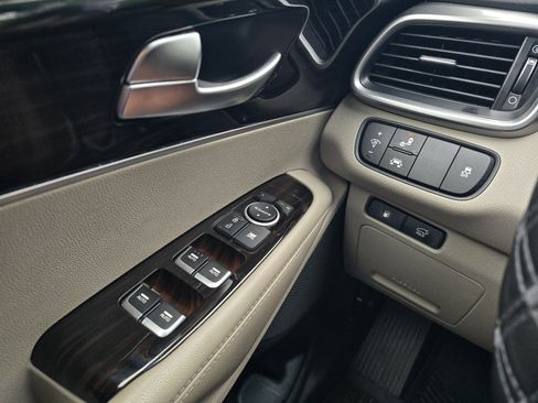 Used 2019 Kia Sorento EX AWD/4WD image 24