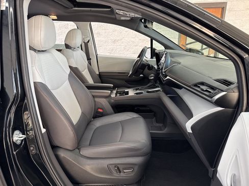 Certified 2023 Toyota Sienna XSE image 51