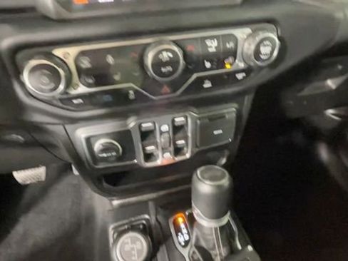Used 2023 Jeep Wrangler Unlimited Sahara w/ Cold Weather Group AWD/4WD image 33