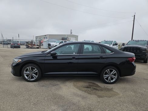 Used 2024 Volkswagen Jetta SE image 6