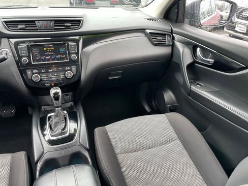 Certified 2020 Nissan Rogue Sport SV AWD/4WD image 11