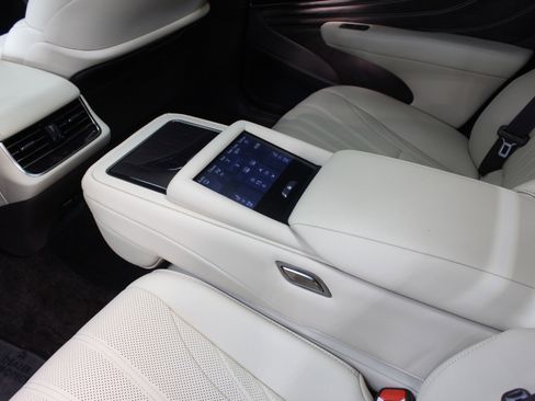 Used 2020 Lexus LS 500 w/ Luxury Package image 45