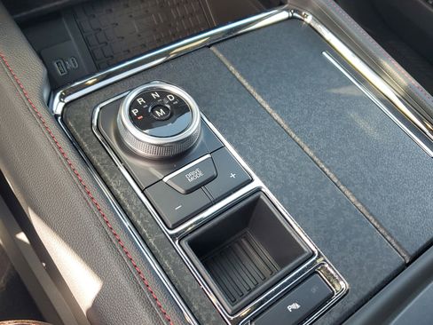 Used 2023 Ford Expedition Limited image 27