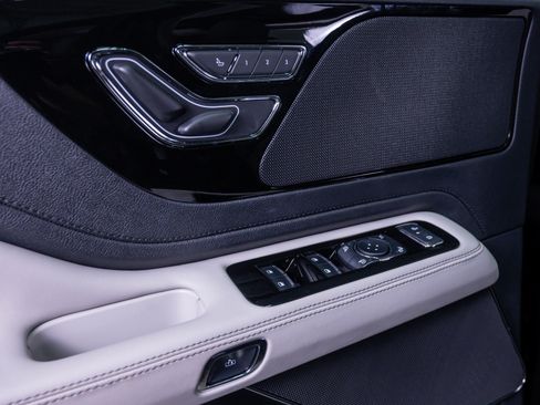 Used 2026 Lincoln Aviator AWD w/ Jet Appearance Package image 18